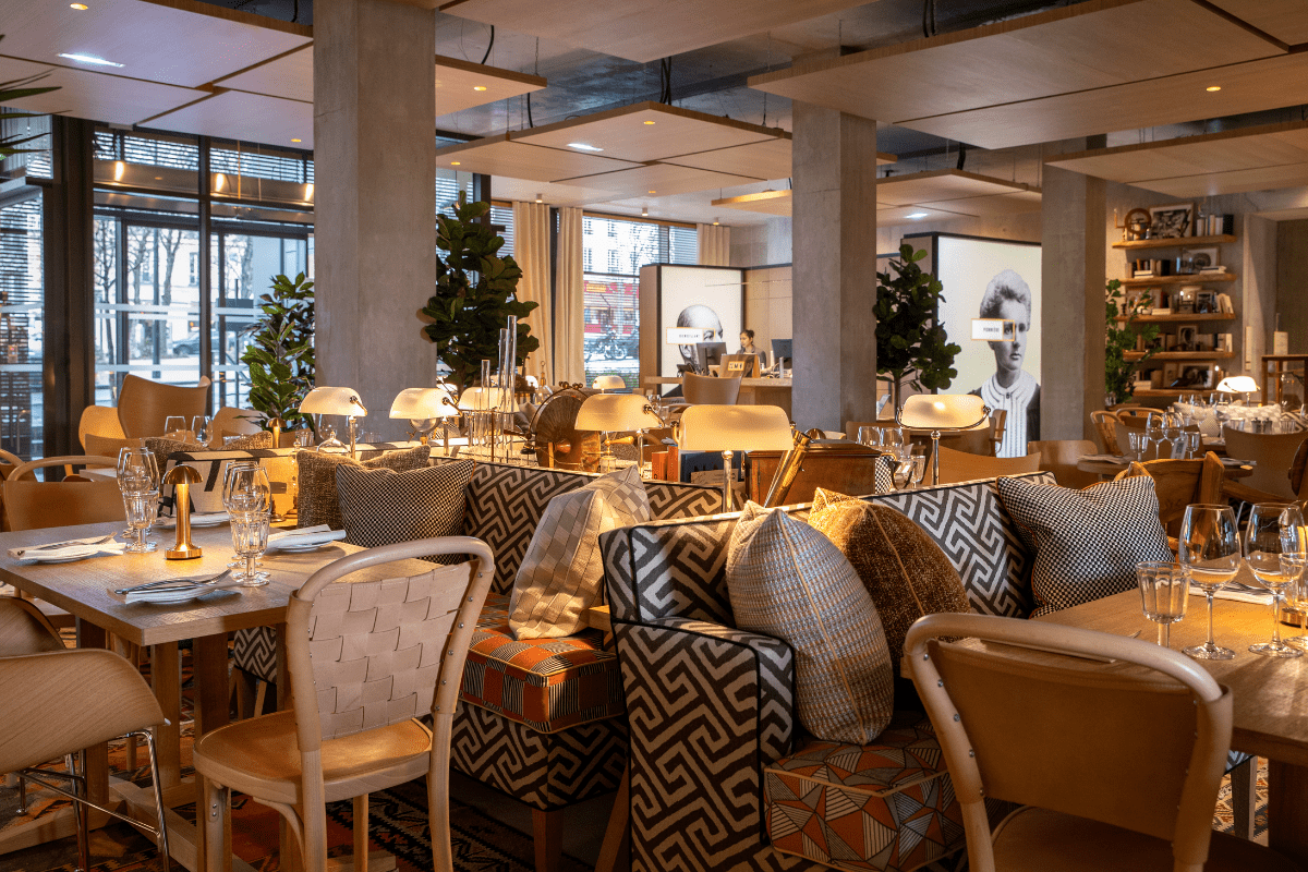 Restaurant lounge Villa M Hotel Influence Society Hotel Digital Marketing Agency