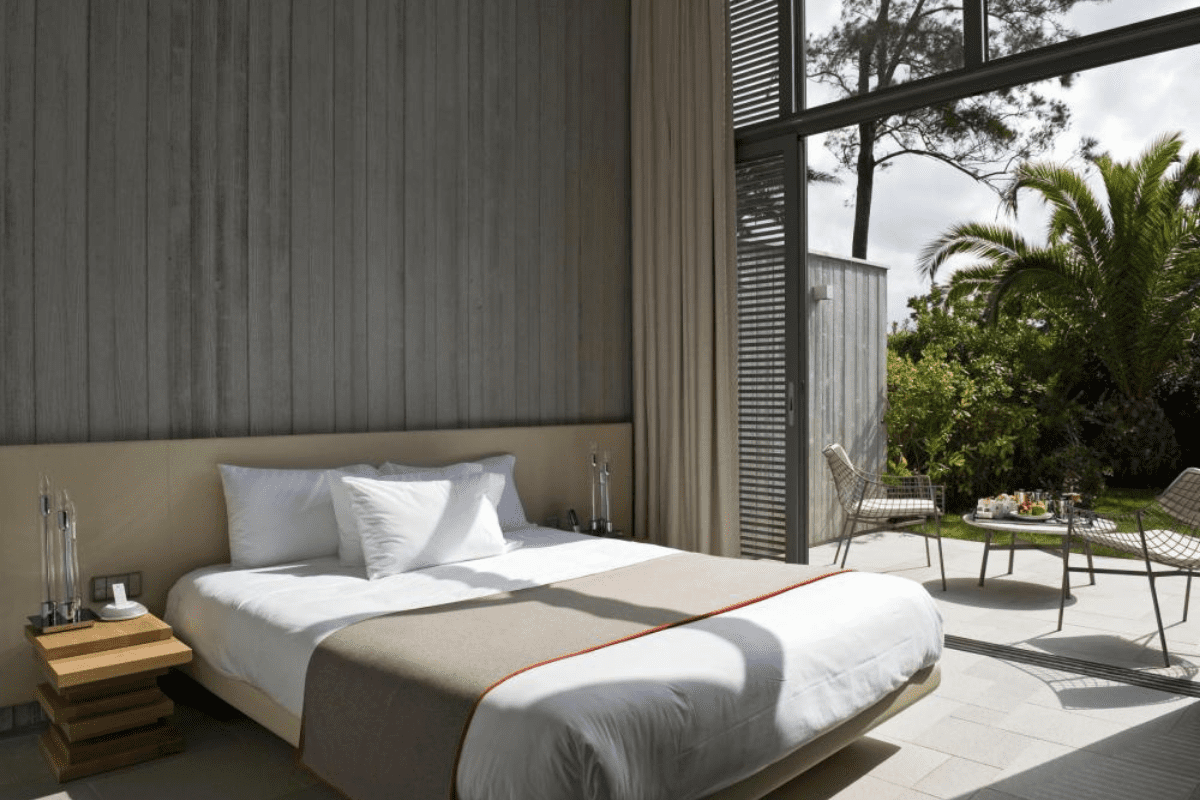 Belle chambre Hôtel Sezz Saint-Tropez Influence Society Hôtel Agence de marketing numérique