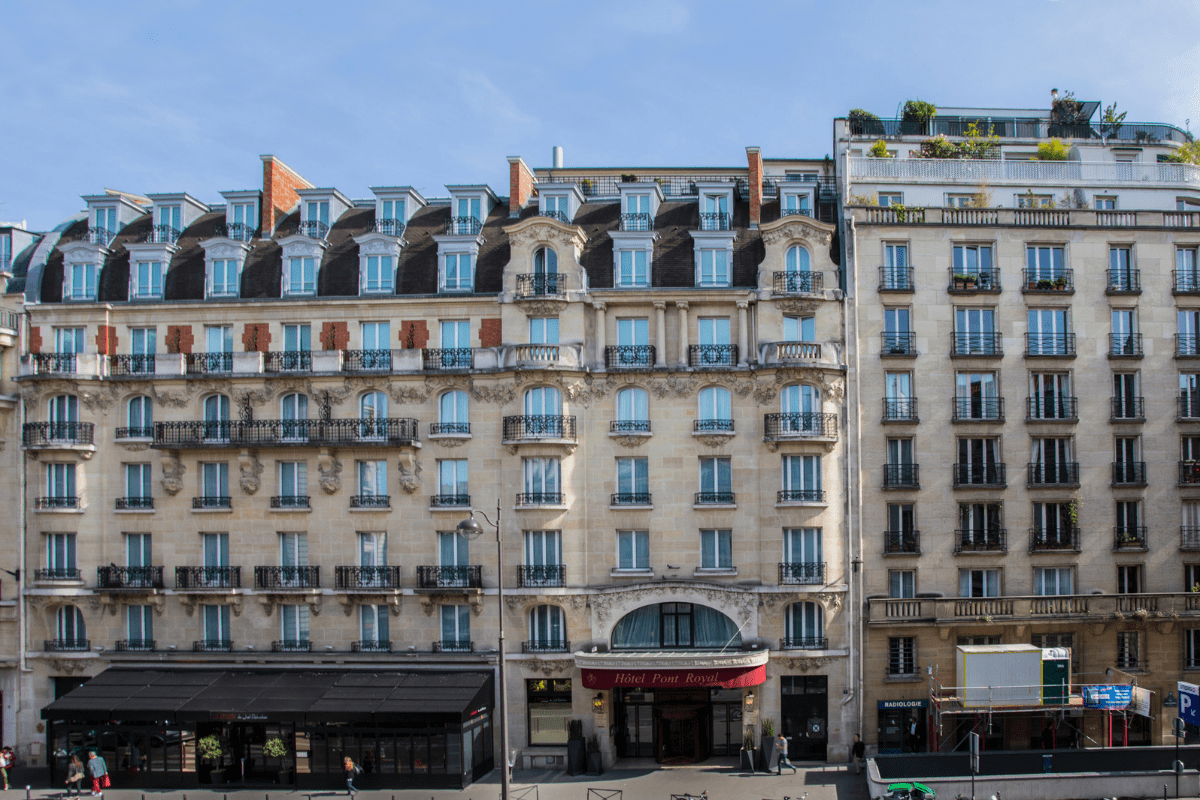 Bâtiment et entrée Hôtel Pont-Royal Influence Society Hôtel Agence de marketing numérique