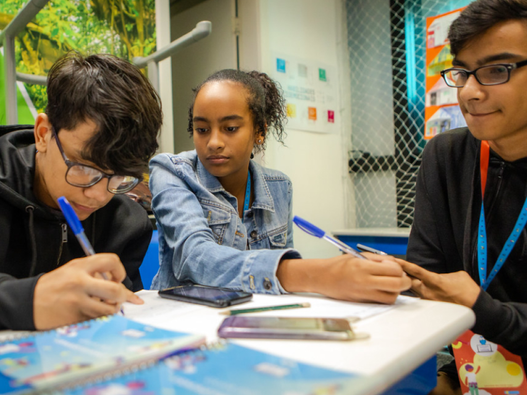 Confira esse post escrito pelo time da Ismart sobre design thinking e como ele pode ajudar os professores e alunos em sala de aula.
