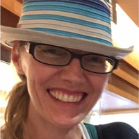 Elin Searfoss Headshot