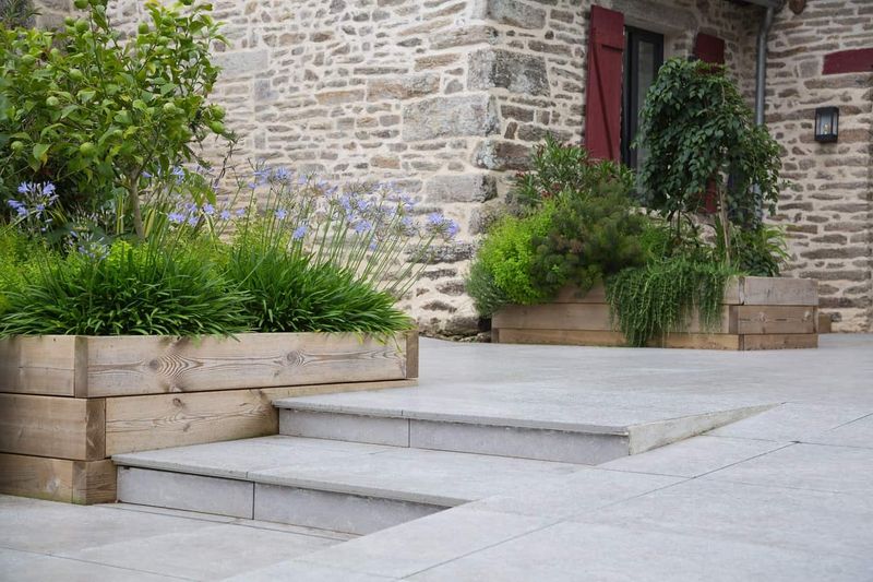 Landscaping Luxe Flagstone or Bluestone? Stone Center