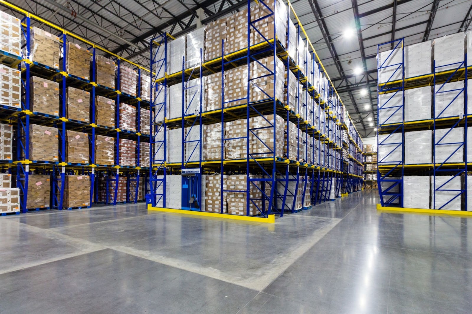 temperature controlled warehouse - Rakuten Super Logistics