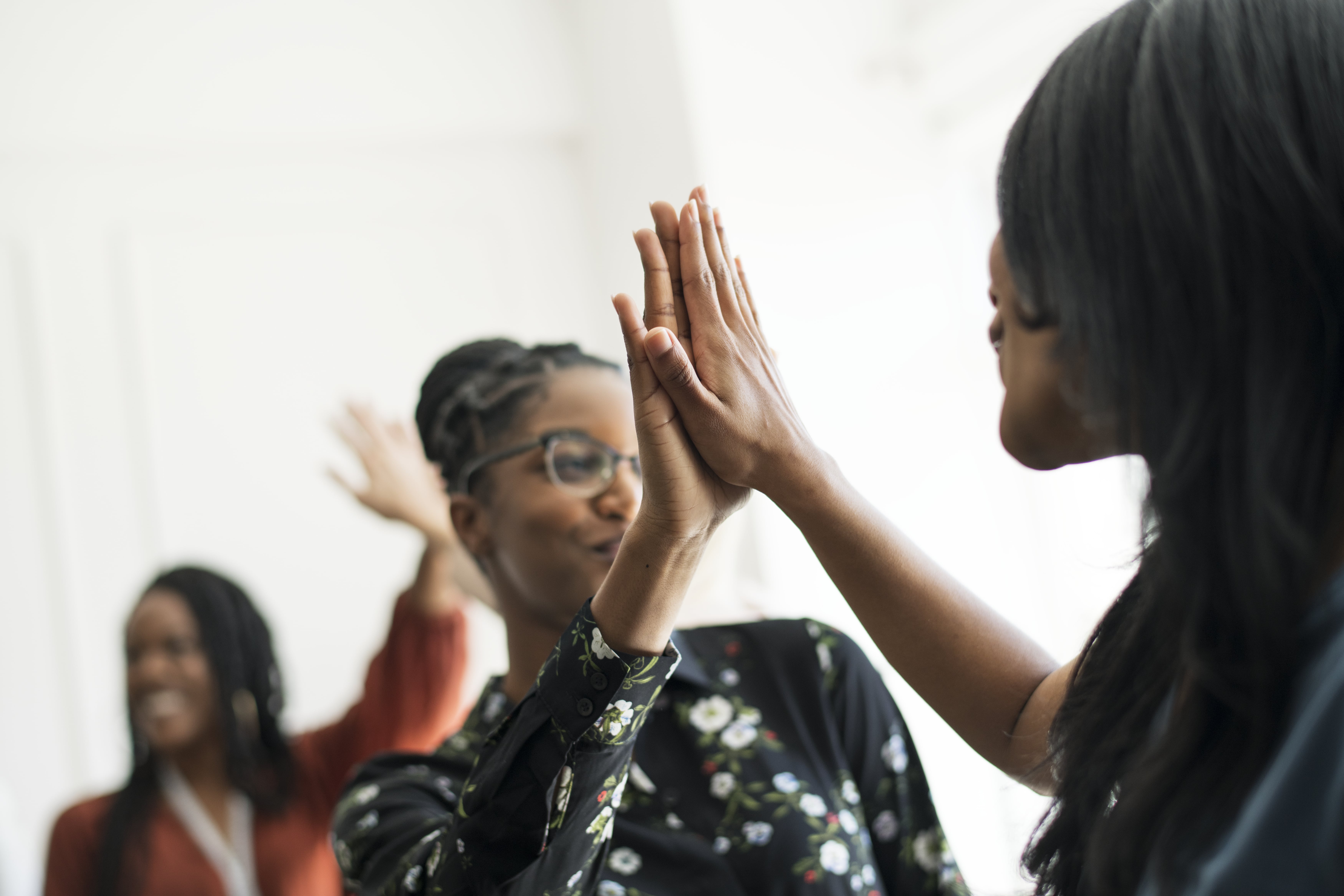 women growing ecommerce | Rakuten Super Logistics
