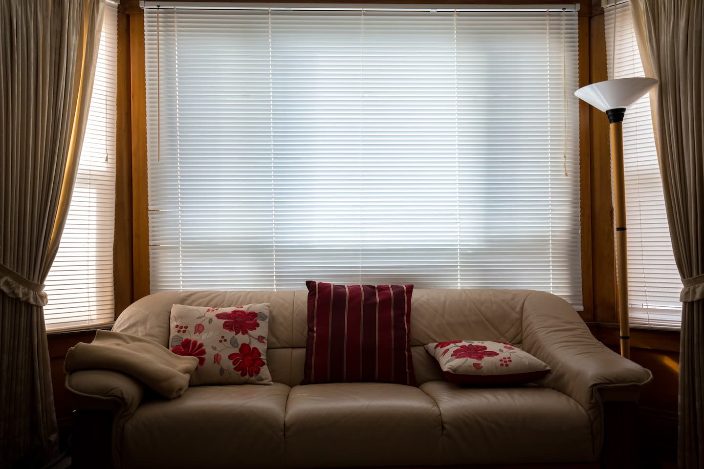 6 Best Blinds for Airbnbs and Vacation Rentals
