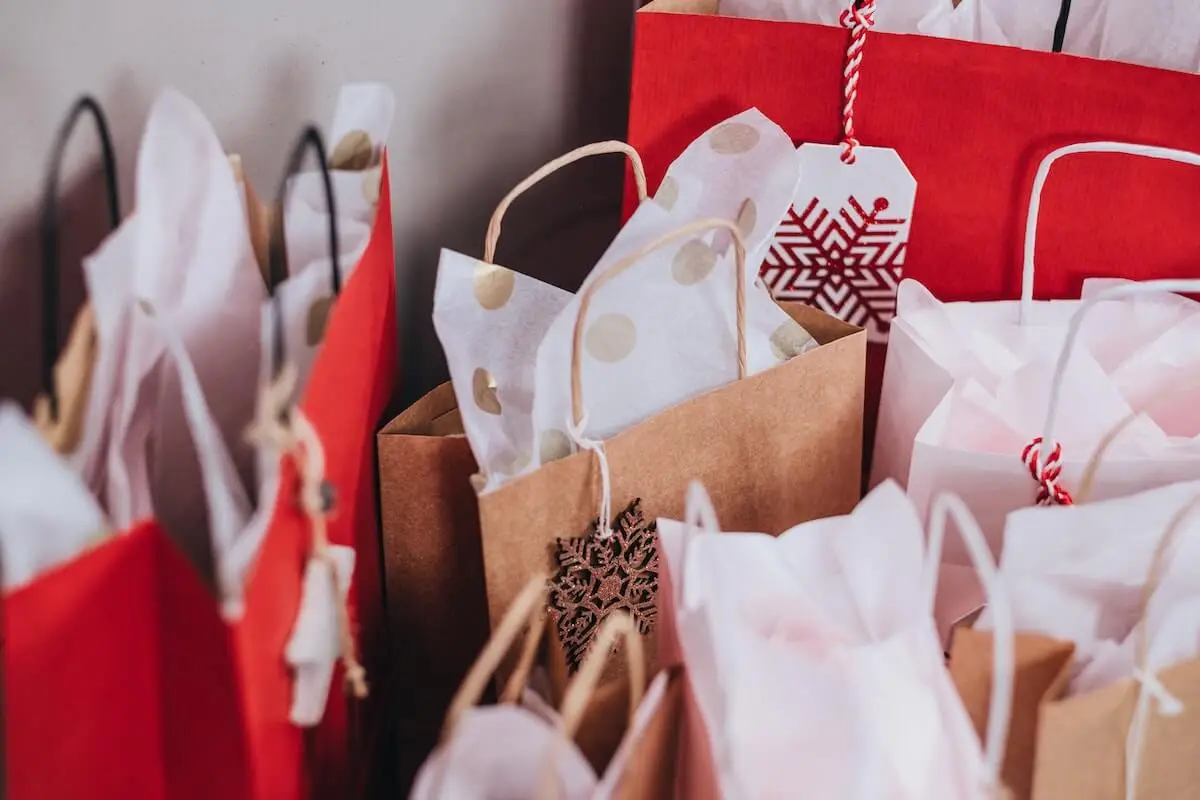 Mellandagsrea med shoppingpåsar