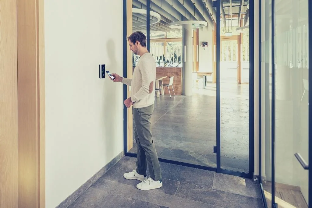 5 Reasons You Should Migrate to Cloud-Based Access Control - dormakaba ...
