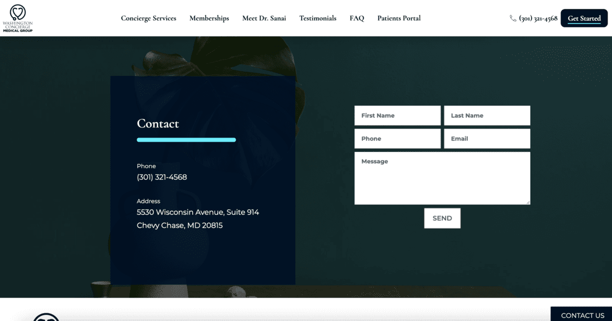 Page contact d'un site avec un formulaire de contact et une photo en background
