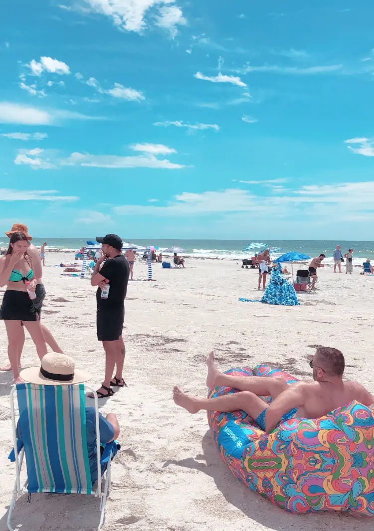 Membres de la communauté Webflow à la plage, Webfloat !