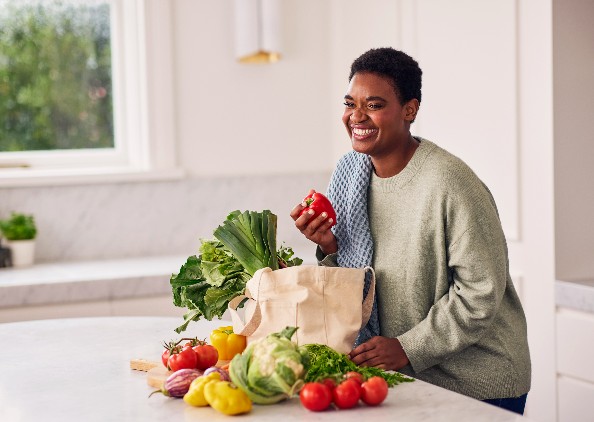 5 tips to help manage emotional eating while trying to lose weight