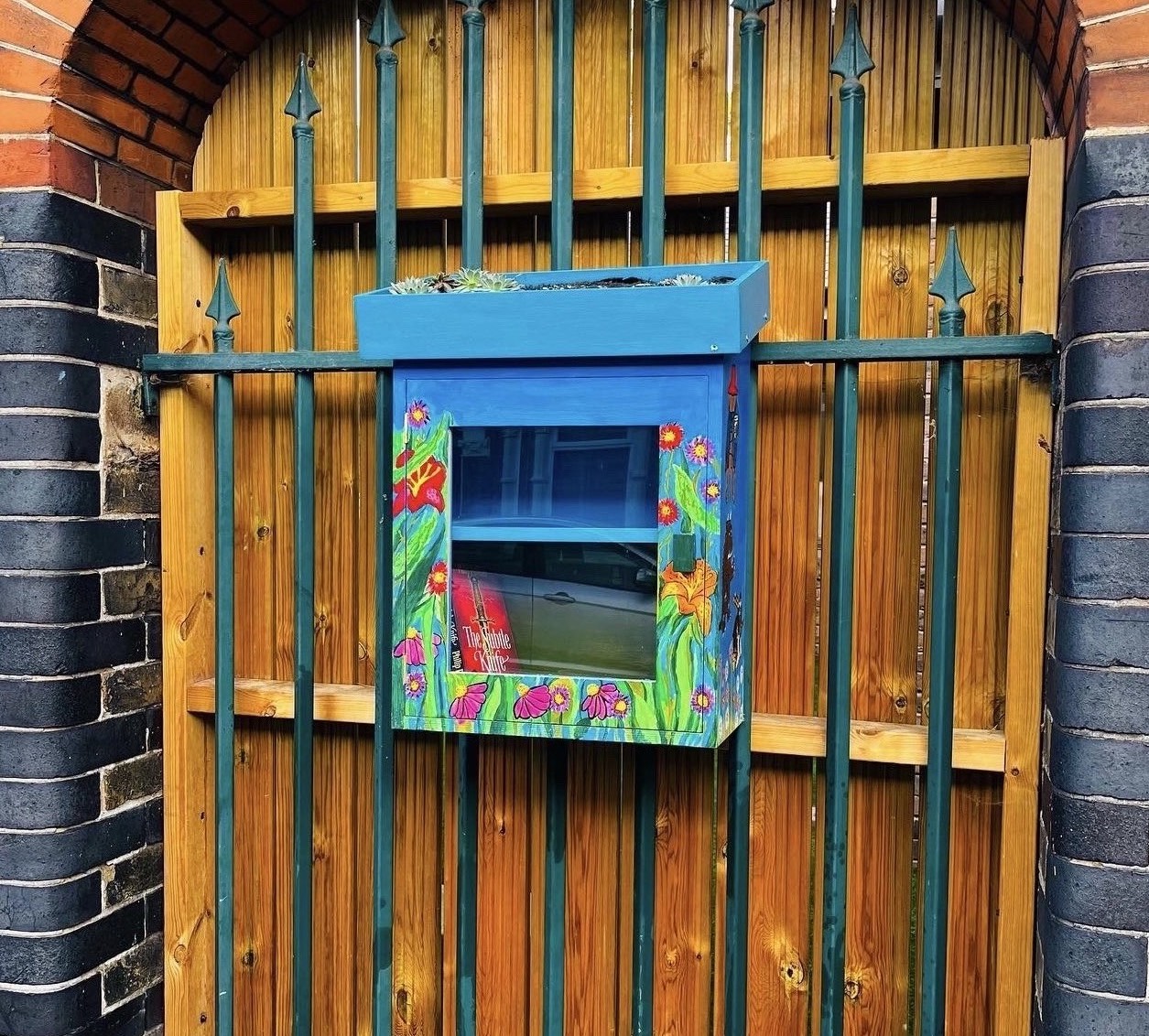 The Forest TINY LIBRARIES NEWHAM Uniting the community through a