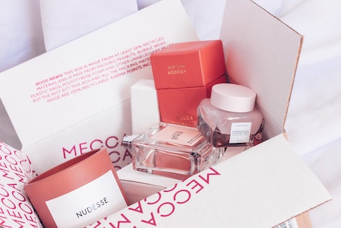 Custom beauty packaging in packaging box