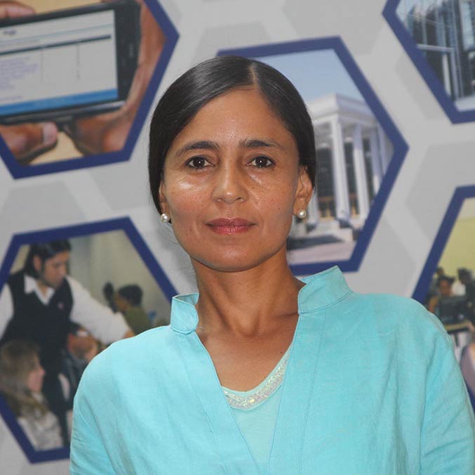 Dr. Juliet Stoltenkamp
