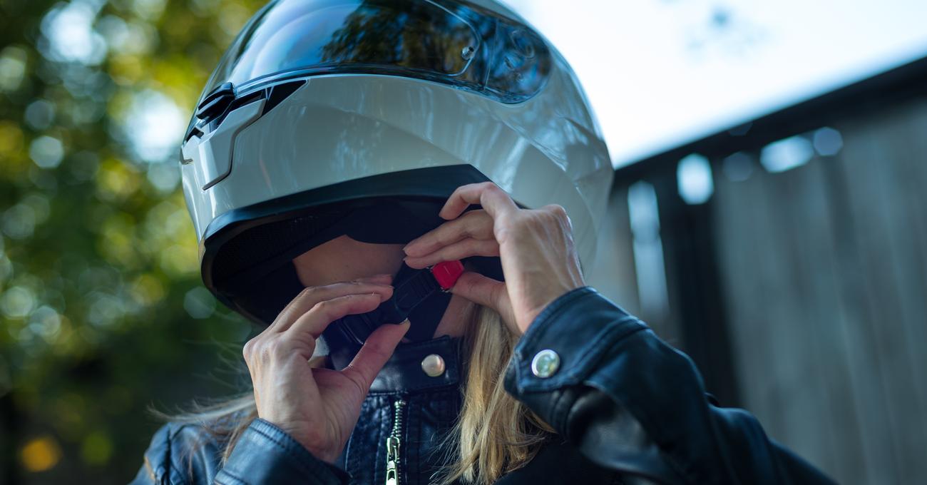 How Tight Should Motorcycle Helmets Be? ThrottlePack