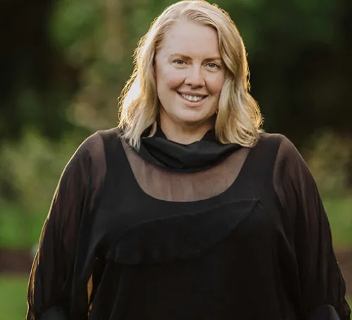 melanie power close crm review