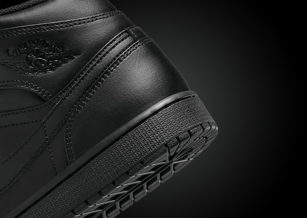 triple black jordan 1 mid