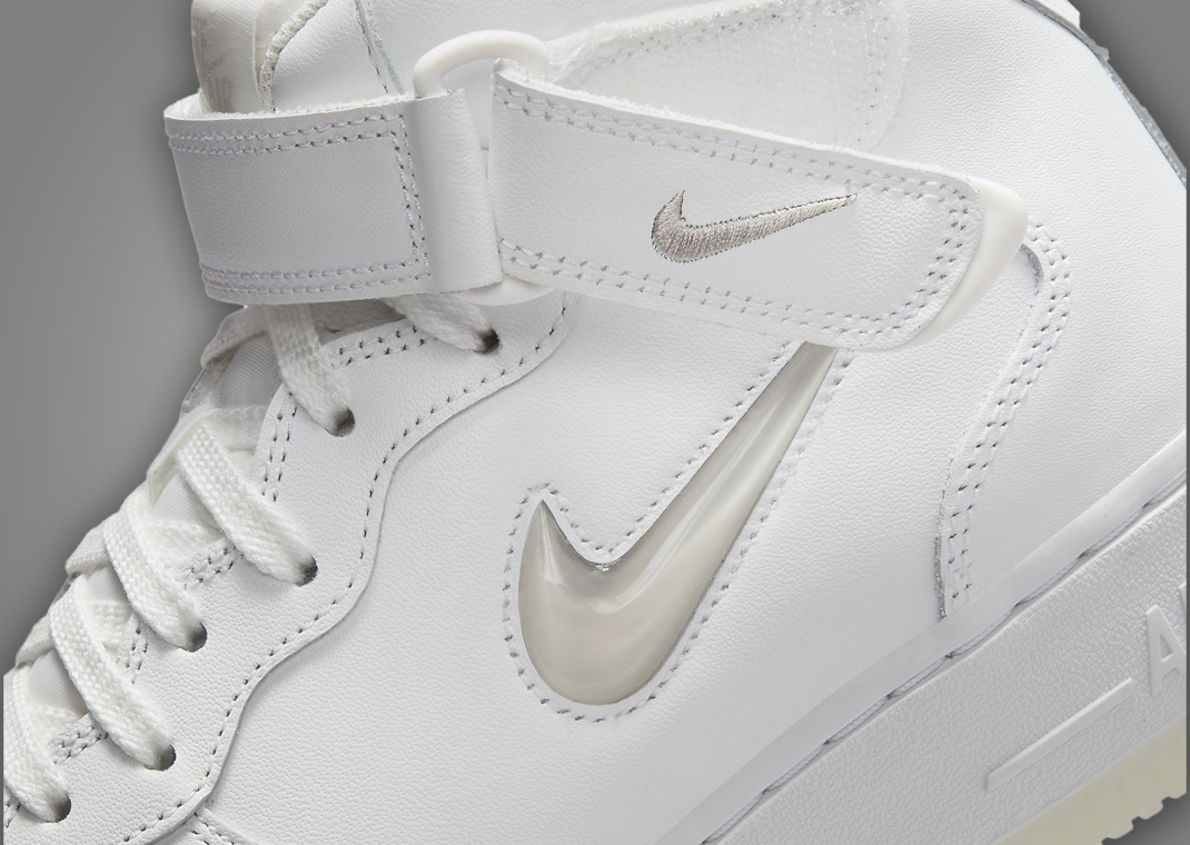 nike air force essential jewel white