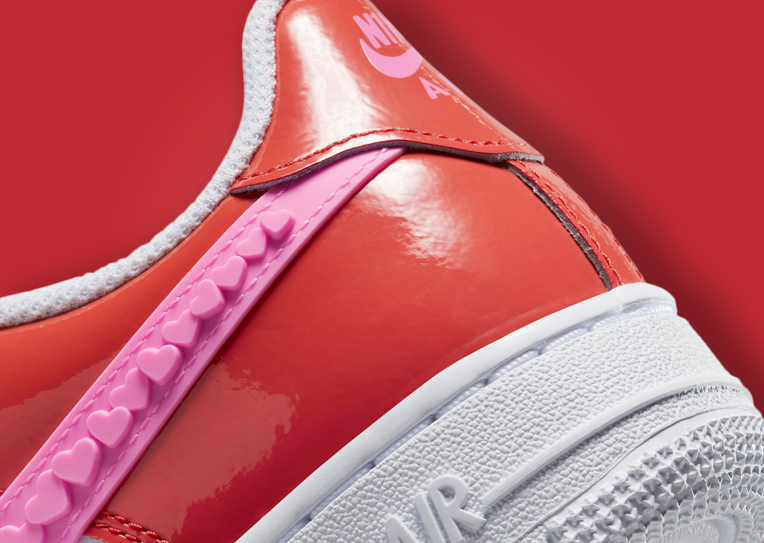 air force 1 gold trim