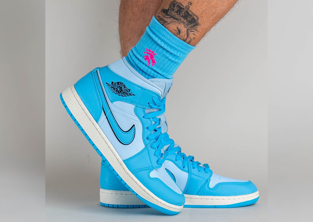 dark blue jordan 1 mid