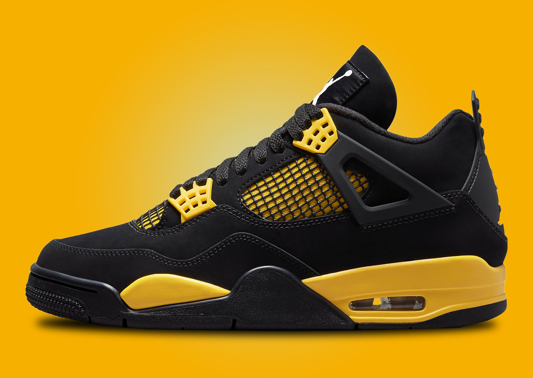 Official Look Air Jordan 4 Retro Thunder Sneaker News