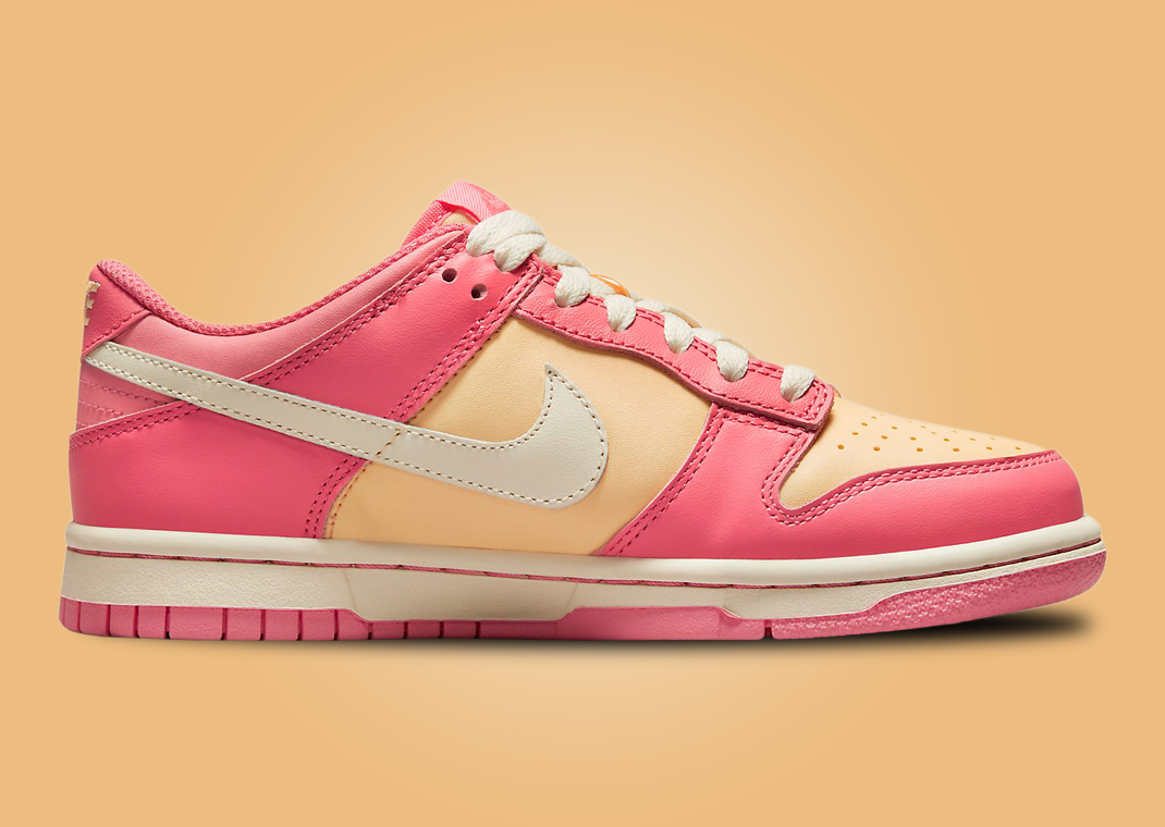 dunk low strawberry pink 2021