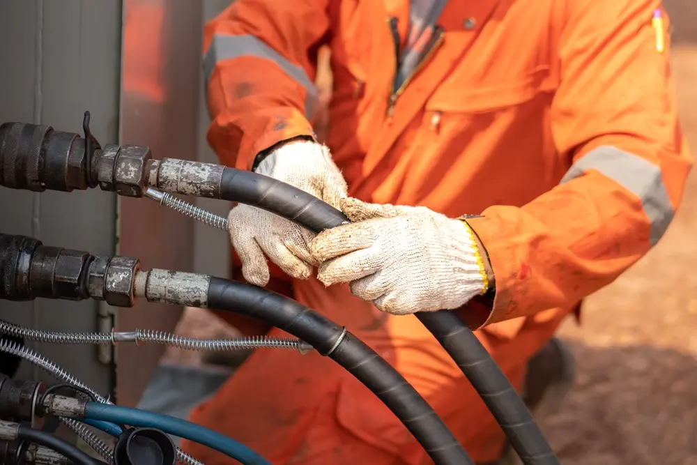 What Are Hydraulic System Safety Precautions and Hazards? Cylinders, Inc.