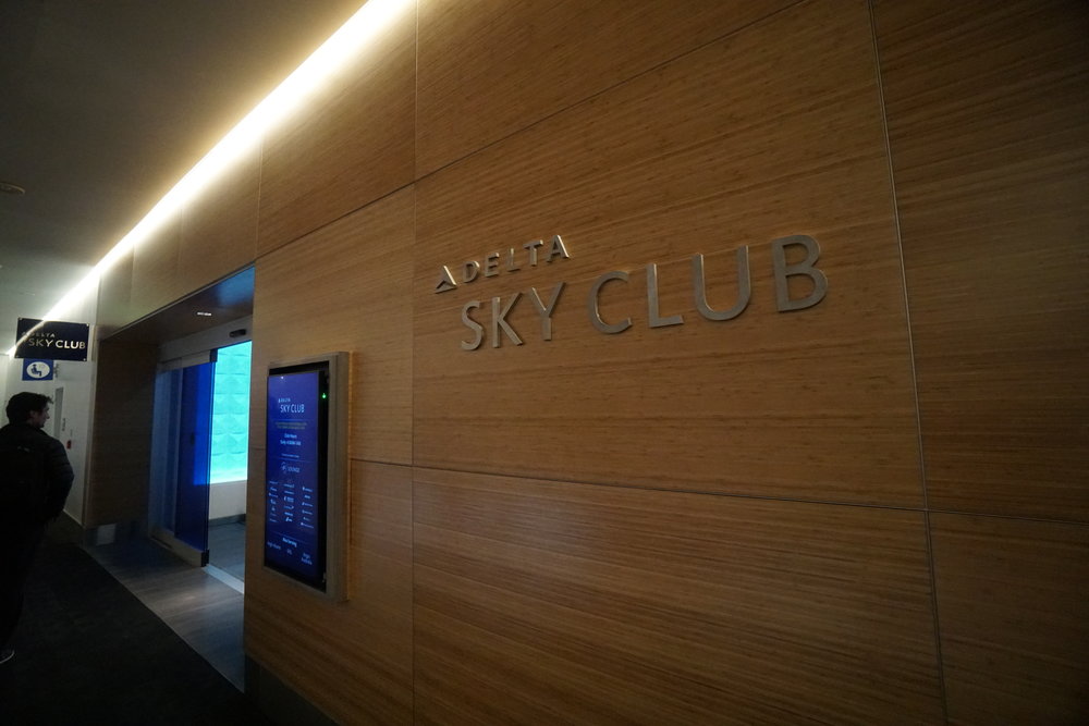 delta sky club lax t2