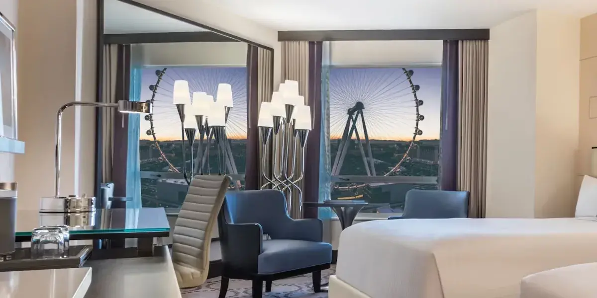 Valley Deluxe Room Two Queen City View Harrah's Las Vegas Hotel