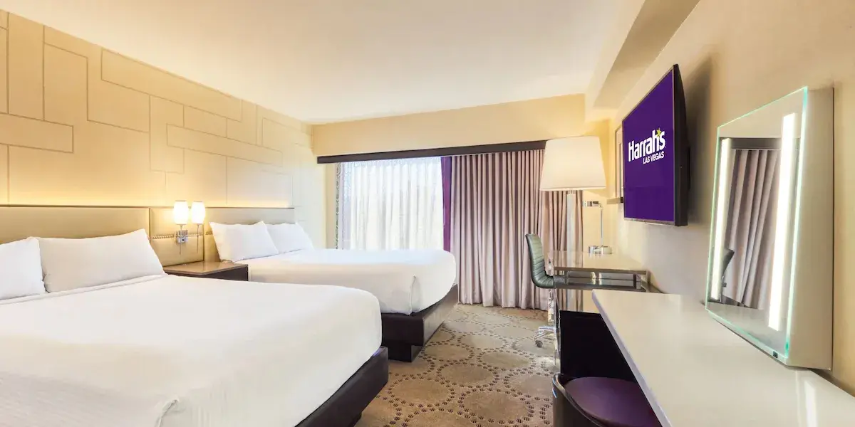 Mountain Deluxe Room Two Queens Harrah's Las Vegas Hotel