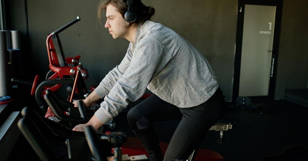 how much does it cost to make a peloton bike
