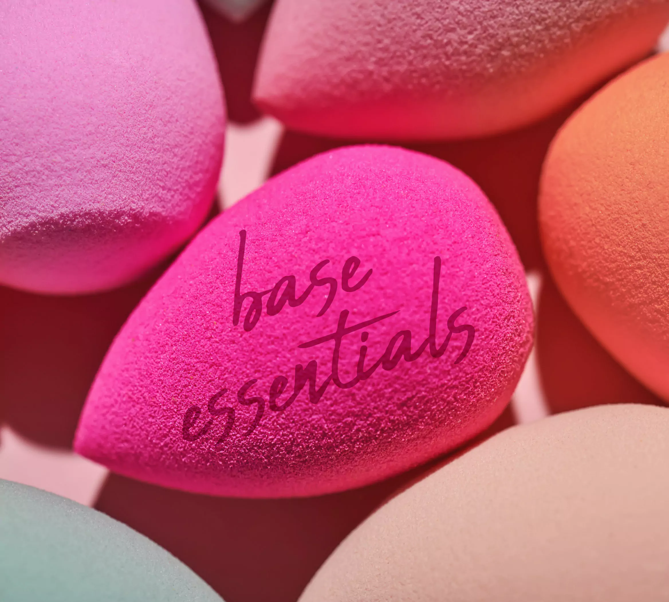 MUA’s Guide How To Make Foundation Look Like Skin Tira