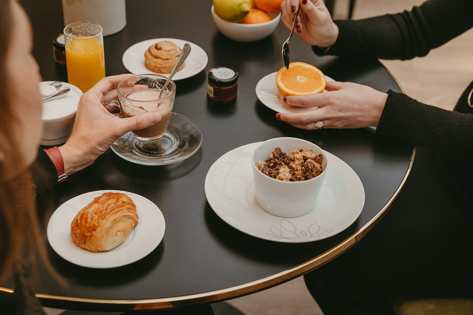 service-petit-dejeuner-hotel-d'Orsay-paris-esprit-de-france