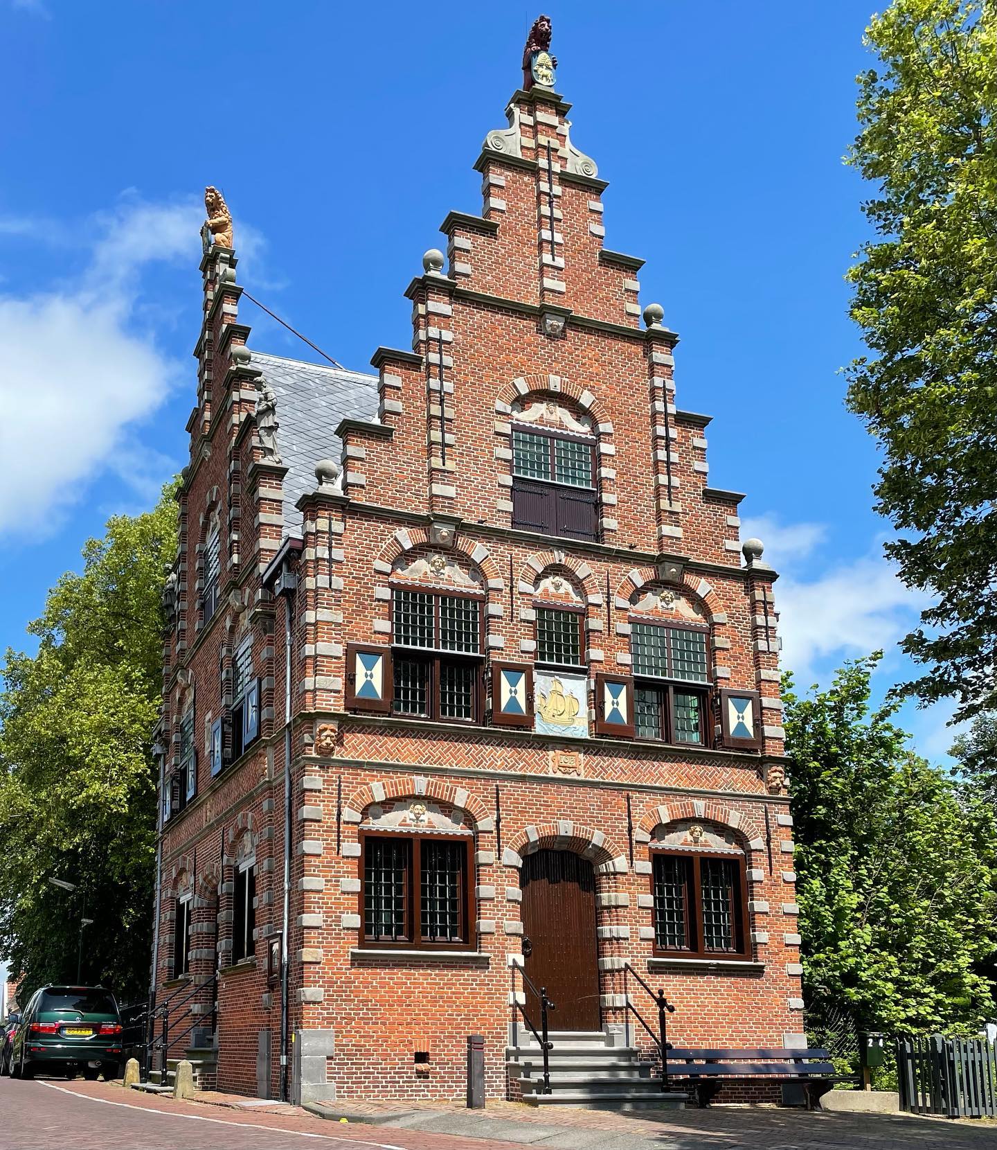 Toen & Nu Een ruim 400 jaar oud raadhuis in het NoordHollandse Graft