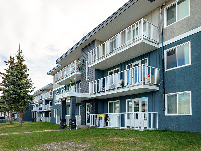 HyLand Park Village Pine Glen Apartments