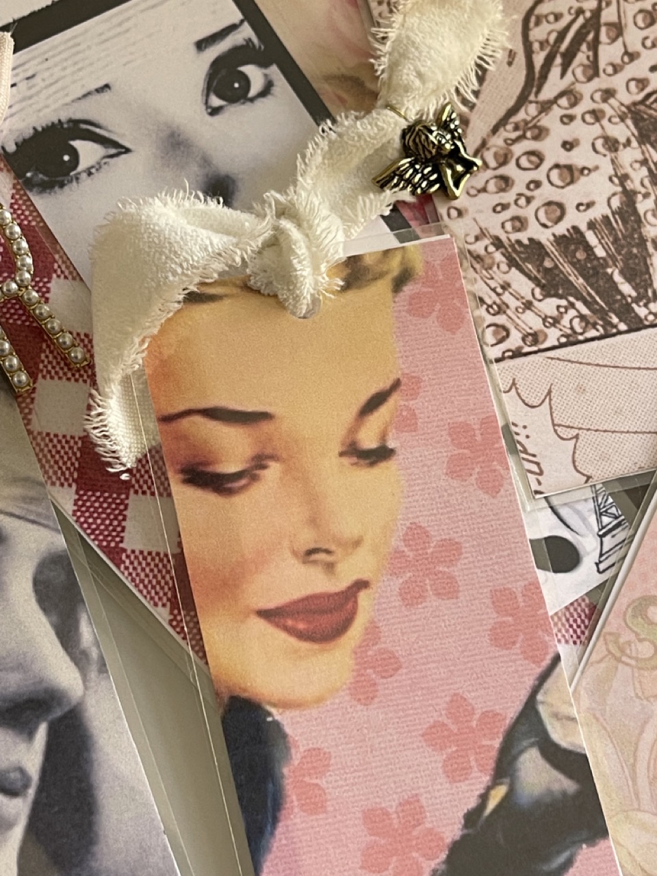 DIY 10Minute Vintage Bookmarks (+ FREE PRINTABLE) That Make Perfect Gifts