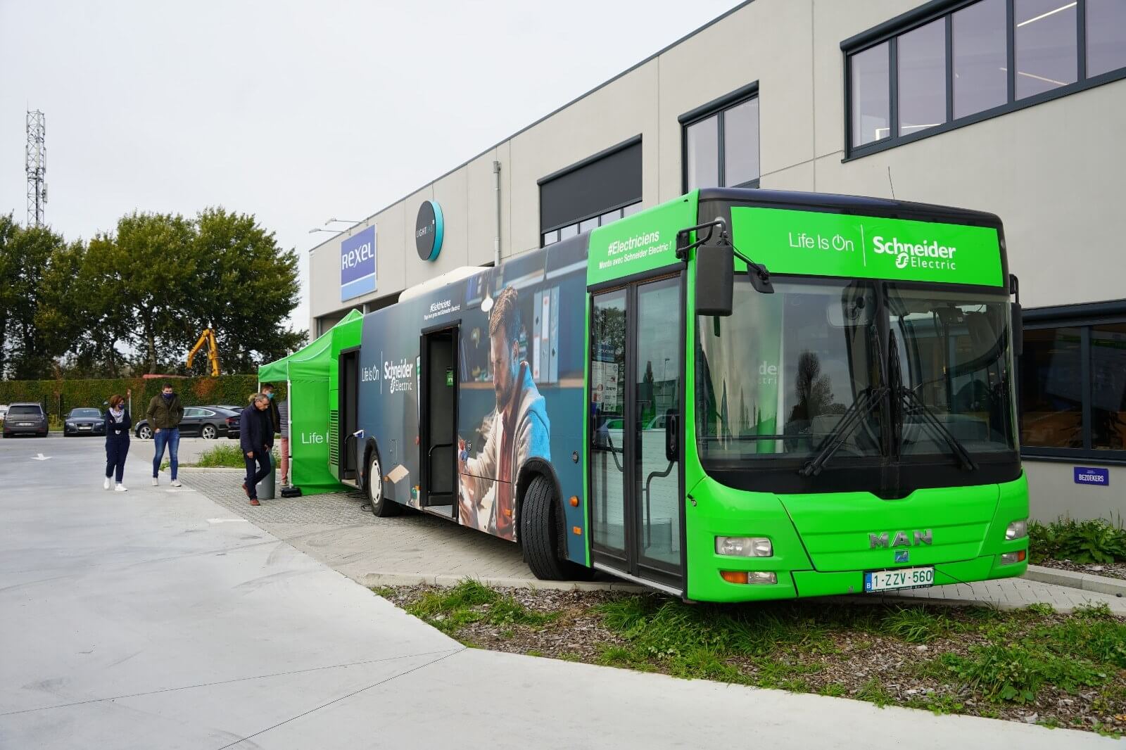 Plug n' Play Schneider Roadshow