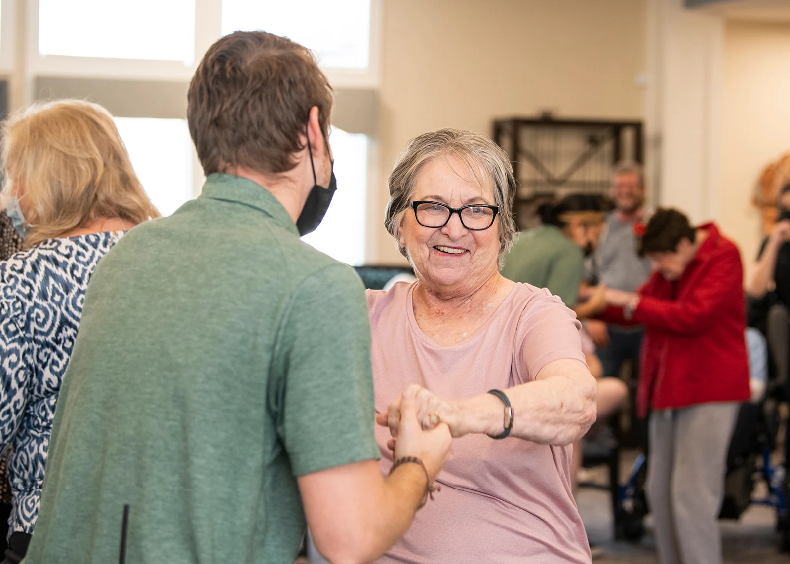 Shadow Mountain Memory Care Phoenix Activities Dancing Live Entertainment