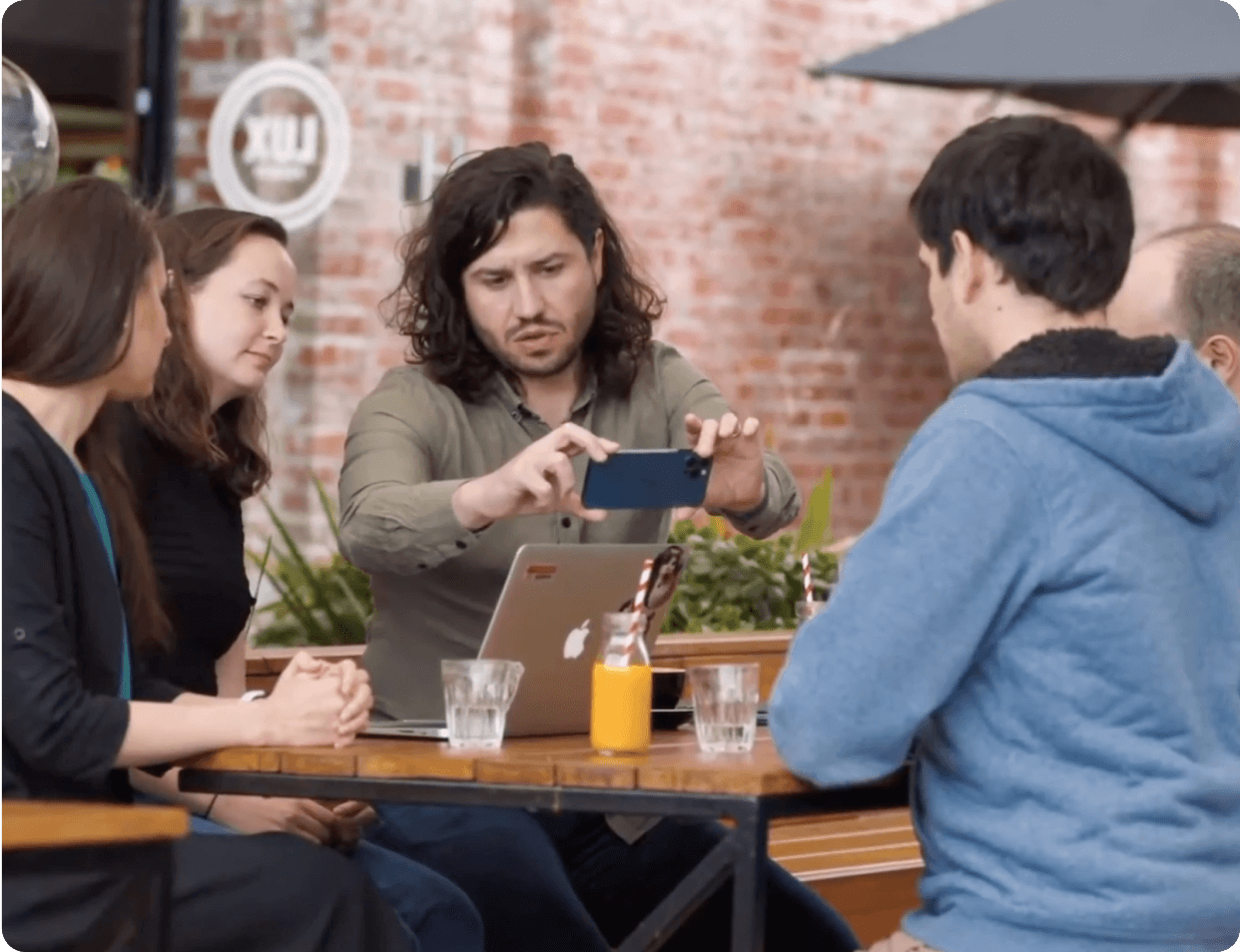 Jig team discussing about JigSpace