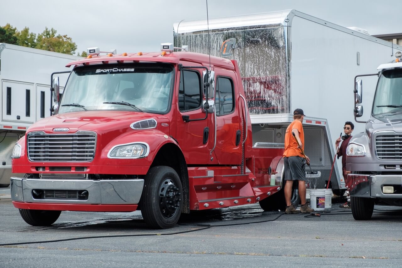 Freightliner Truck Repair in Pearland, TX Saviors Repair