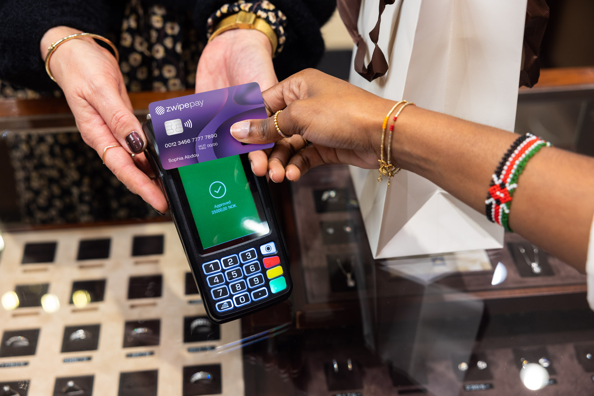 An introduction to Biometric Payment Cards Zwipe