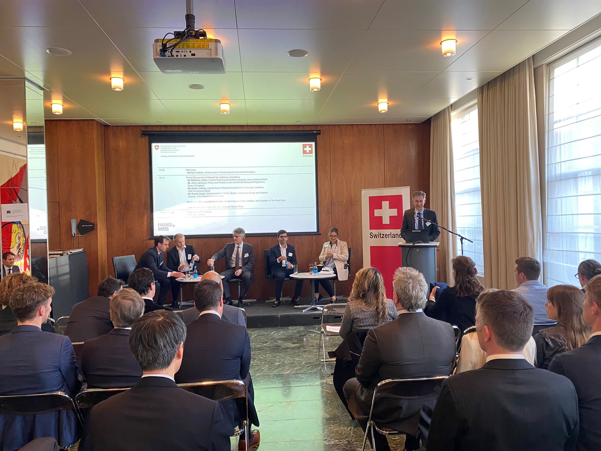 Central Bank Digital Currencies Cash settlement in a tokenized asset