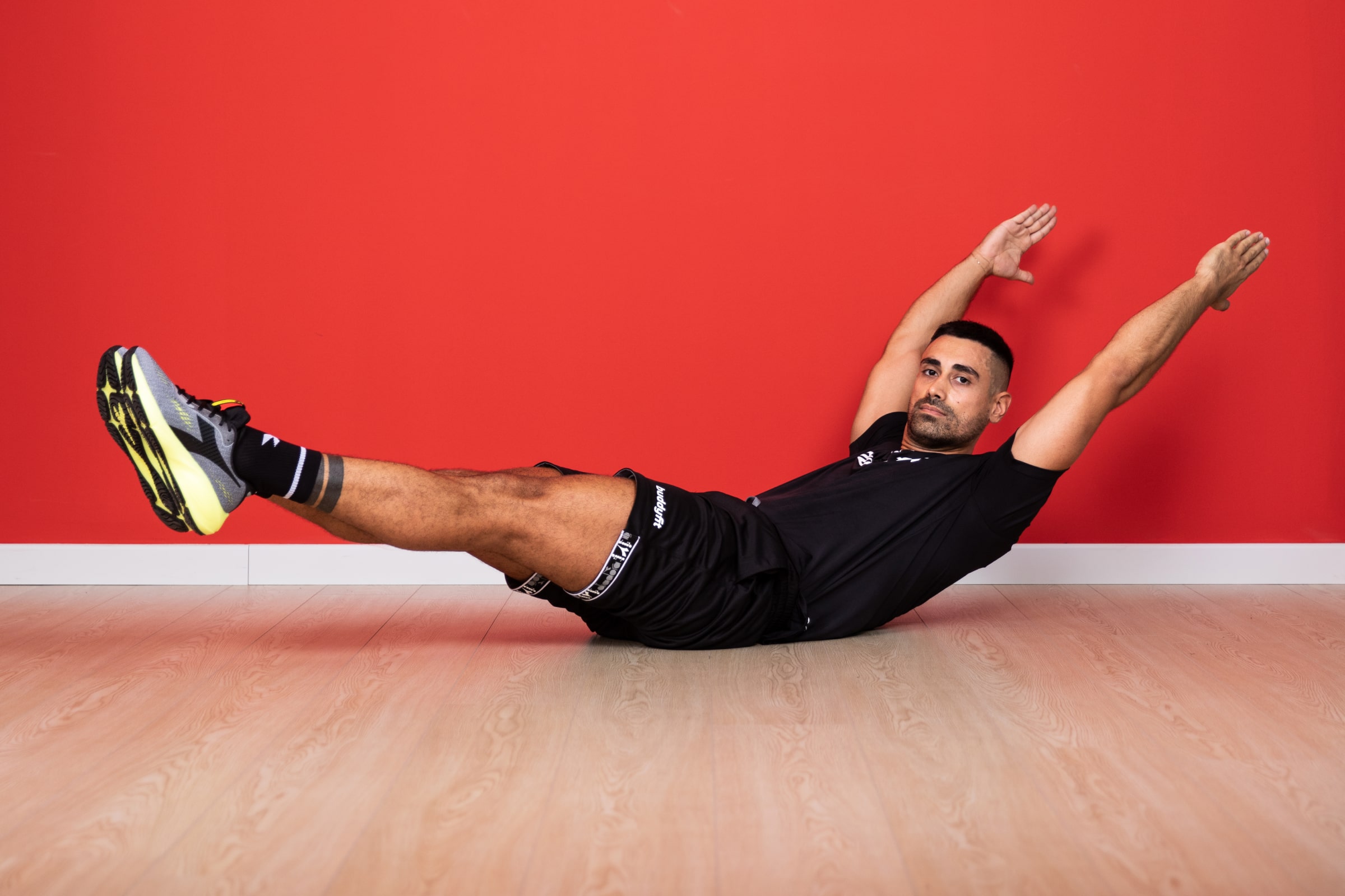 hollow-position-come-eseguirlo-correttamente-buddyfit
