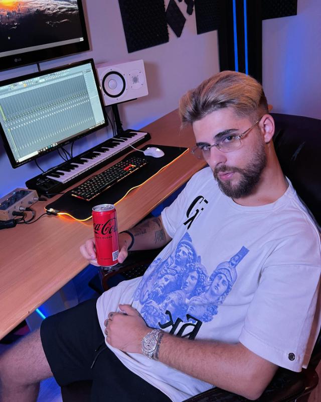 FY - Biography, Age & Music of the Hip-Hop Artist