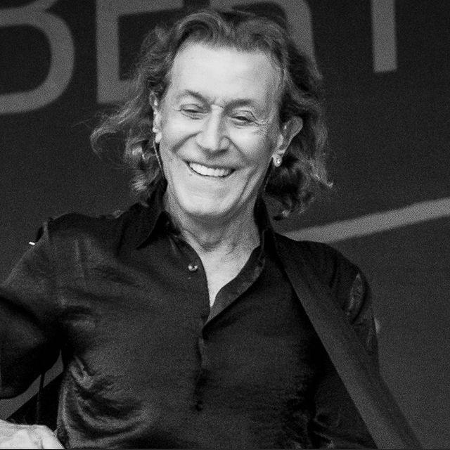 Albert Hammond | Singer-Songwriter | Bio & Socials