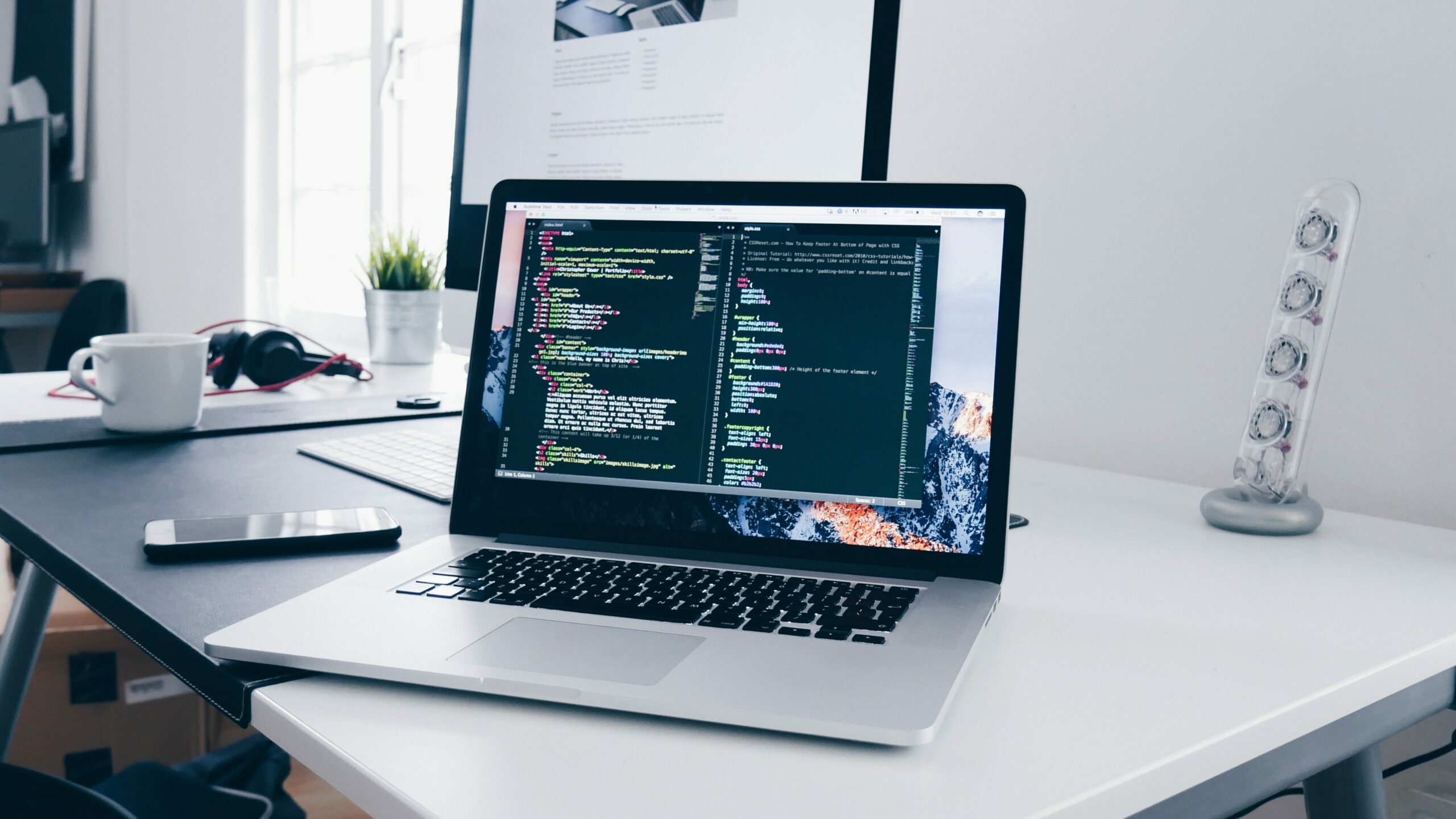 Laptop, PC in Nutzung, BIM Methode anwenden