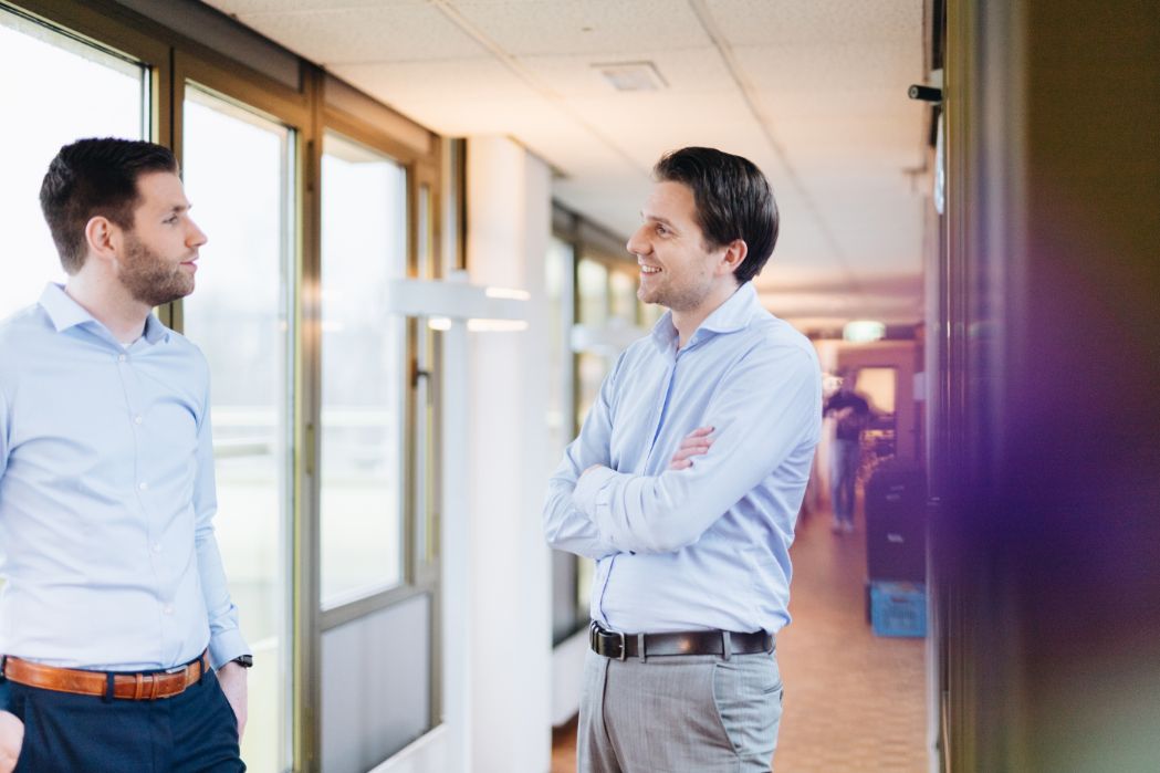 Goodzo IT consultants praten met elkaar
