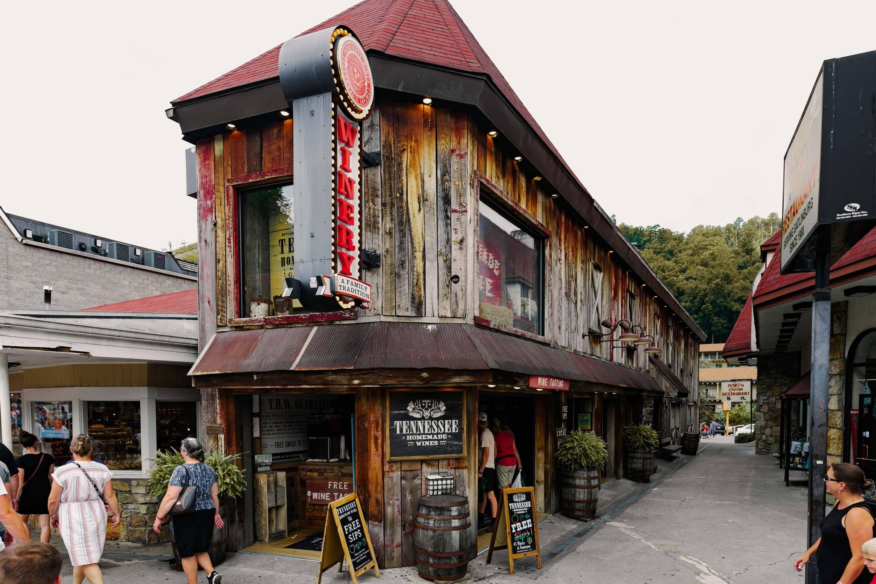 4 Reasons to Visit Tennessee Homemade Wines This Summer