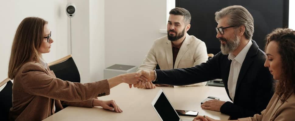 hard-sell-vs-soft-sell-with-examples