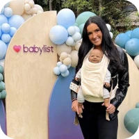 a women who look the camera