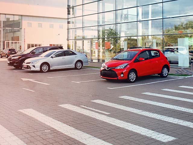 Used cars up for dealer auction
